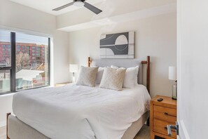 1 habitación, escritorio, tabla de planchar con plancha y wifi 