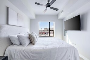 1 bedroom, desk, iron/ironing board, WiFi - Landing | Chic 1BD in Granary District (Salt Lake City)