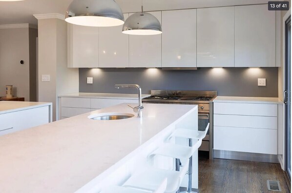 Fridge, microwave, oven, stovetop - Beautiful Lake Home in Greenwich, CT - 6BR/4.5BA (Greenwich)