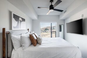1 bedroom, desk, iron/ironing board, WiFi - Landing | Incredible 1BD in Granary District (Salt Lake City)
