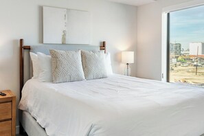 1 chambre, bureau, fer et planche à repasser, Wi-Fi