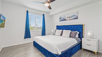 3 bedrooms, desk, iron/ironing board, free WiFi