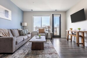 Smart TV - Landing | Stunning 1BD, Pool, Gym (Indianapolis)