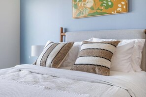 2 habitaciones, escritorio, tabla de planchar con plancha y wifi 