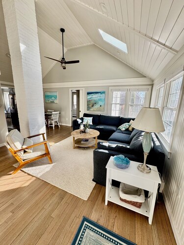 Coral Cottage - in Clinton Harbor!