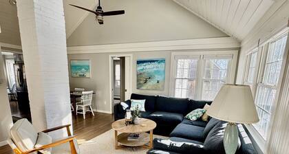 Coral Cottage - in Clinton Harbor!