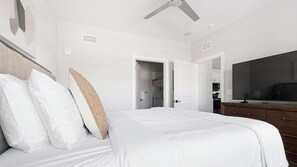 2 bedrooms, desk, iron/ironing board, WiFi - Landing | Stylish 2BD, Pool (Tice)