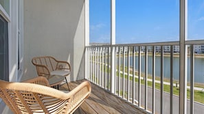 Property grounds - Landing | Chic 2BD, Pool (Tice)