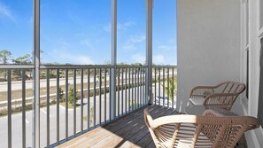 Interior - Landing | Incredible 1BD, Pool (Tice)