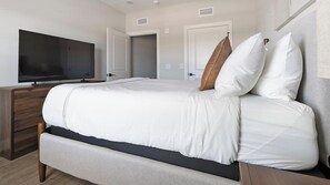 2 Schlafzimmer, Schreibtisch, Bügeleisen/Bügelbrett, WLAN