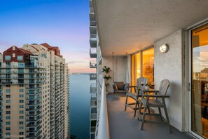 Property grounds - Sky-High Luxury 1BR with Brickell City & Bay Views (Miami)