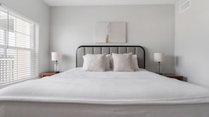 2 Schlafzimmer, Schreibtisch, Bügeleisen/Bügelbrett, WLAN