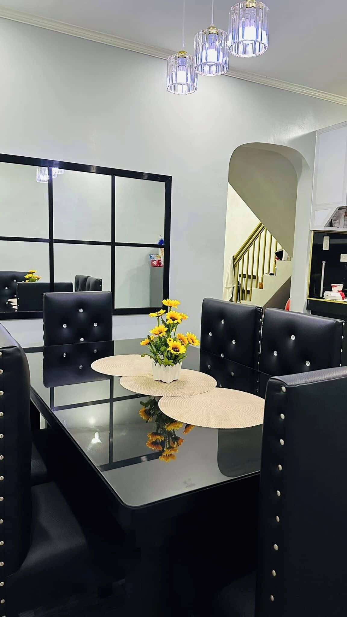 House, 4 Bedrooms, Smoking, Balcony | Dining room