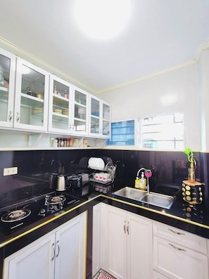 House, 4 Bedrooms, Smoking, Balcony | Interior
