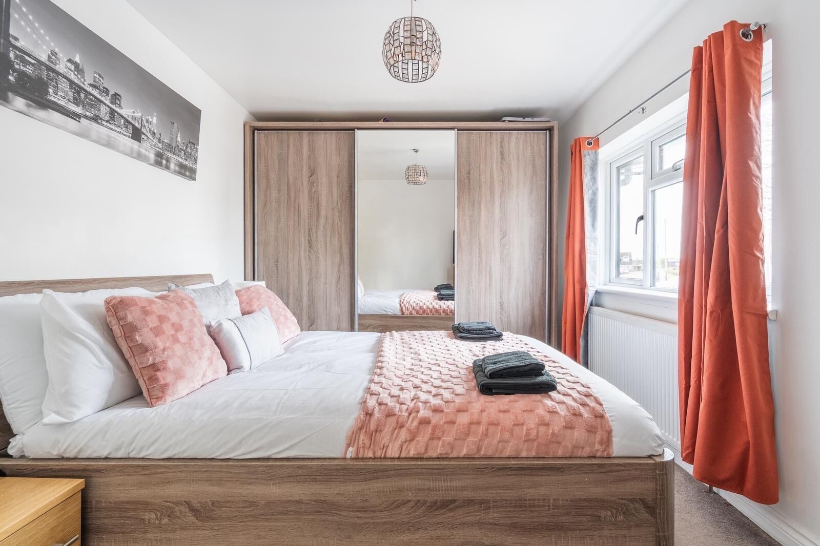 4 soverom, safe på rommet, skrivebord og strykejern/-brett