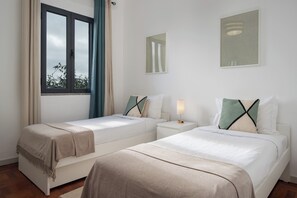 Fer et planche à repasser, Wi-Fi, draps fournis