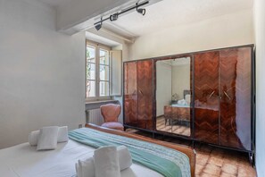 2 bedrooms, iron/ironing board, Internet, bed sheets - LUCCA COMICS HOUSE (Lucca)