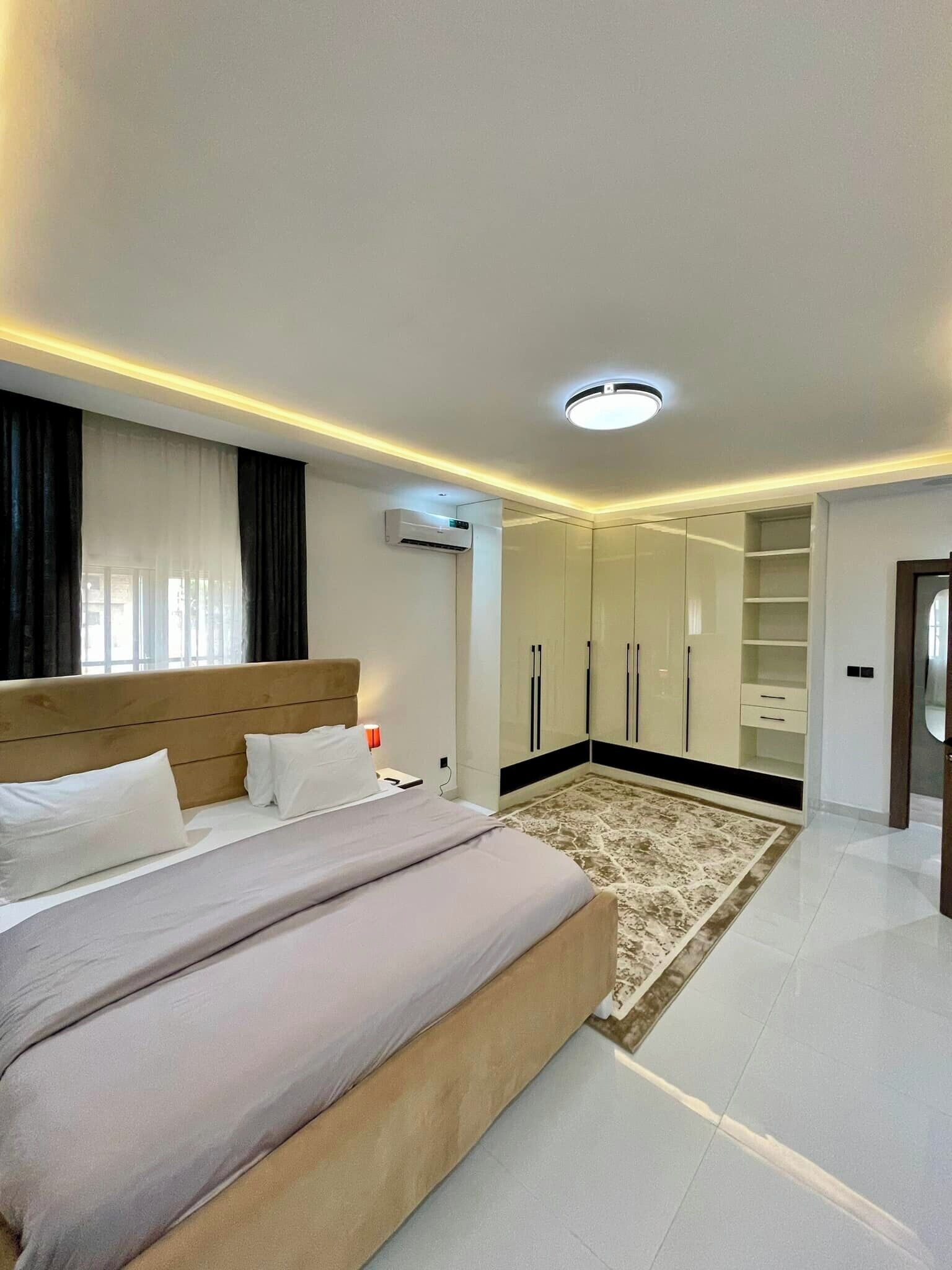 Kamar Ekonomi, balkon, pemandangan kota | Meja kerja, ruang kerja ramah laptop, dan tirai kedap cahaya