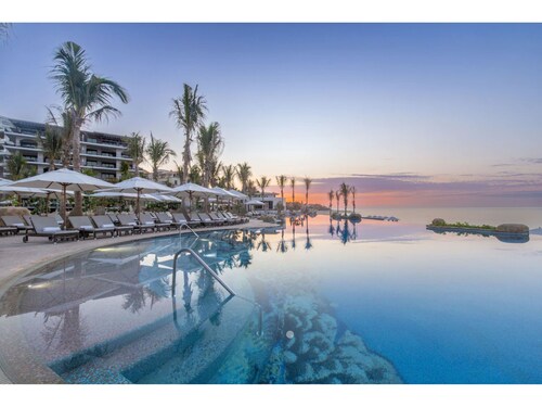2-bedroom resort in beautiful Los Cabos with a beautiful lazy river and Gym