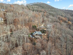 Exterior - Hummingbird Hollow-Majestic Mountain Views! (Maggie Valley)