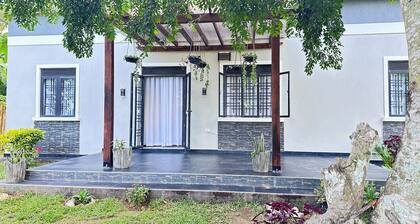 Cozy 2-bedroom bungalow in adorable Lake Victoria Bussi Island, Central Region