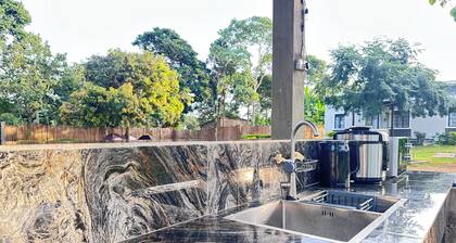 Cozy 2-bedroom bungalow in adorable Lake Victoria Bussi Island, Central Region