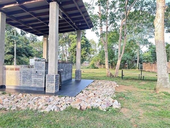 Unclassified image, 1 of 23, button - Cozy 2-bedroom bungalow in adorable Lake Victoria Bussi Island, Central Region (Lake Victoria)