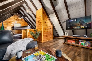 Games room - 5* Cabin~HotTub~FirePit~GameRm~PlayRm~Gburg7min (Gatlinburg)