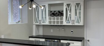 Forget your worries in this 1000 sqft  Independent apartment with parking.