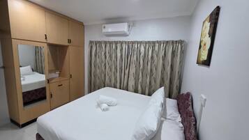 Fer et planche à repasser, Wi-Fi, draps fournis