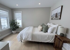 3 makuuhuonetta, työpöytä, silitysrauta/-lauta, ilmainen Wi-Fi