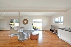 House, Garden View | Living area | TV