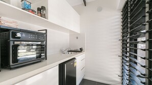 Toaster - Fingal Beach Nook - Wi-Fi and Linen included (Fingal Head)