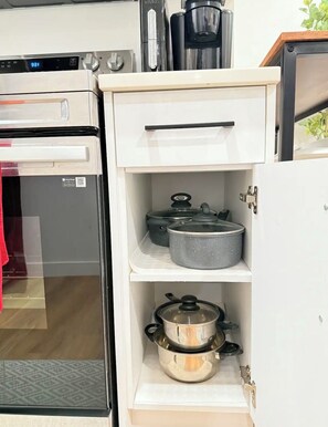 Fridge, microwave, oven, stovetop - Modern 2BDR suite in Harbour Landing Near Airport (Regina)