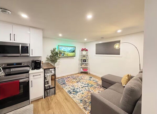 Interior - Modern 2BDR suite in Harbour Landing Near Airport (Regina)