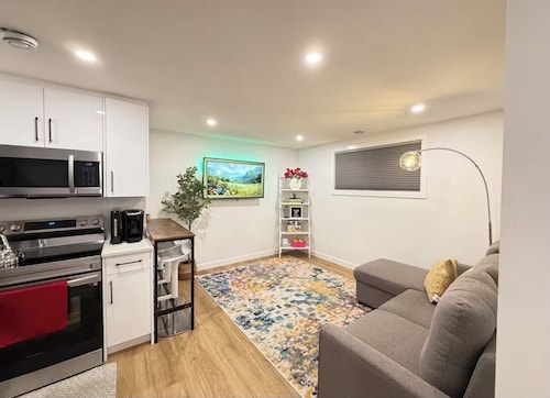 Modern 2BDR suite in Harbour Landing Near Airport