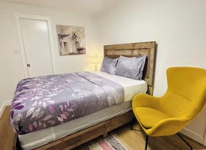 3 bedrooms, desk, iron/ironing board, free WiFi