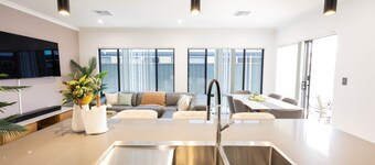 Shipwreck Park Villas