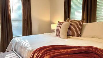 3 bedrooms, internet, bed sheets