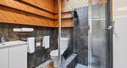 The Heritage Stay • 1860s Cottage • Central CBD