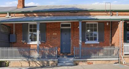The Heritage Stay • 1860s Cottage • Central CBD