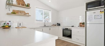 William Cottage - CBD Base, Cosy Family Retreat