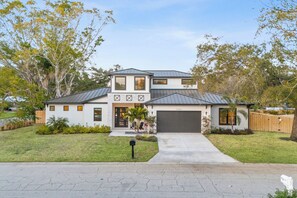 Exterior - Hibiscus Haven | Salt Pool, Lux Family Home, Sleeps 10 (Sarasota)