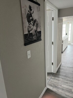 Interior - Spacious 5-bedroom house in pleasant Milan with AC and large screened in patio (Milan)