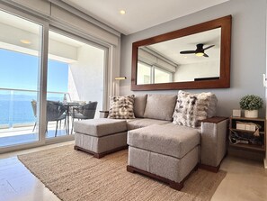 Smart TV, offices, computer monitors - Oceanfront Condo | Sunset Views | 500Mbps WiFi (Puerto Vallarta)