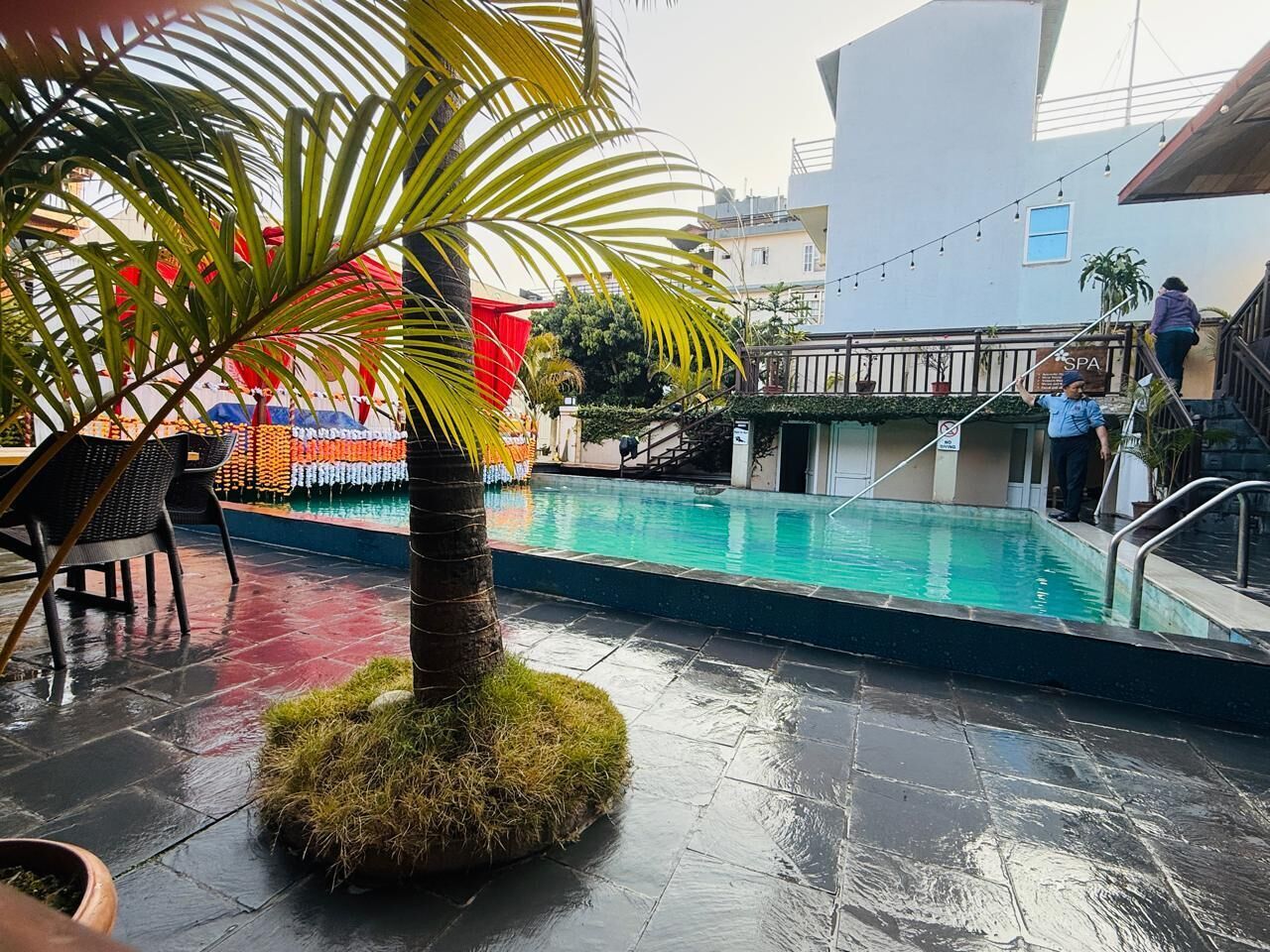 2 piscines extérieures