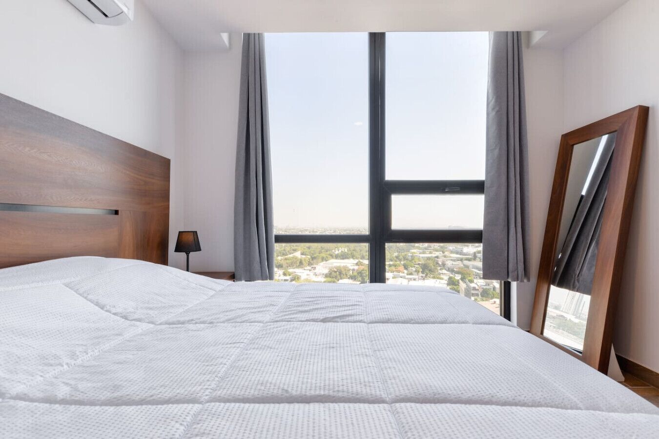 2 bedrooms, desk, iron/ironing board, WiFi