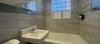 Fantastic 3-bedroom house with AC in friendly Wichita neighborhood