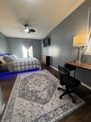 3 makuuhuonetta, silitysrauta/-lauta, Wi-Fi, vuodevaatteet