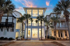 Exterior - NEW in Seacrest! Easy Walk to Beach + Pool! 4 Bikes! (Seacrest)